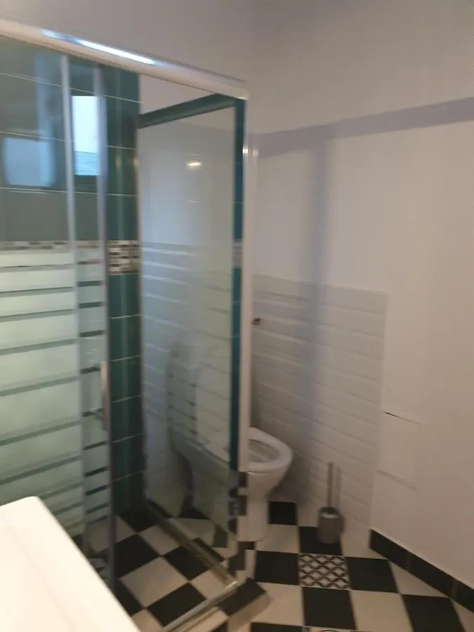 Studio Yellow - Piata Victoriei Bukarest 0*,